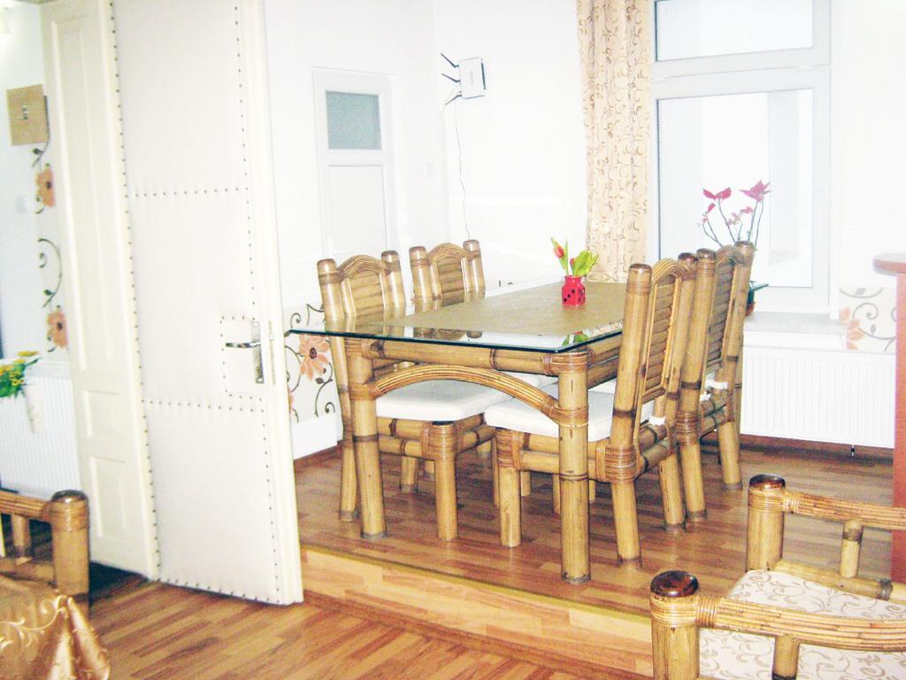 Apartamento Casa Piata Sfatului Braşov Exterior foto