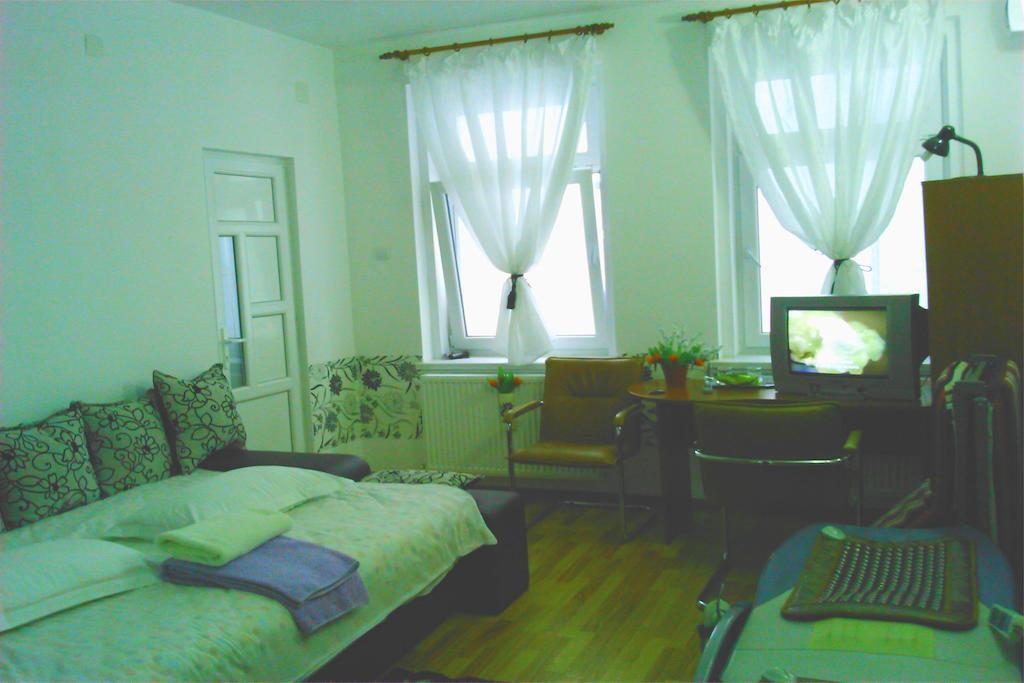 Apartamento Casa Piata Sfatului Braşov Habitación foto