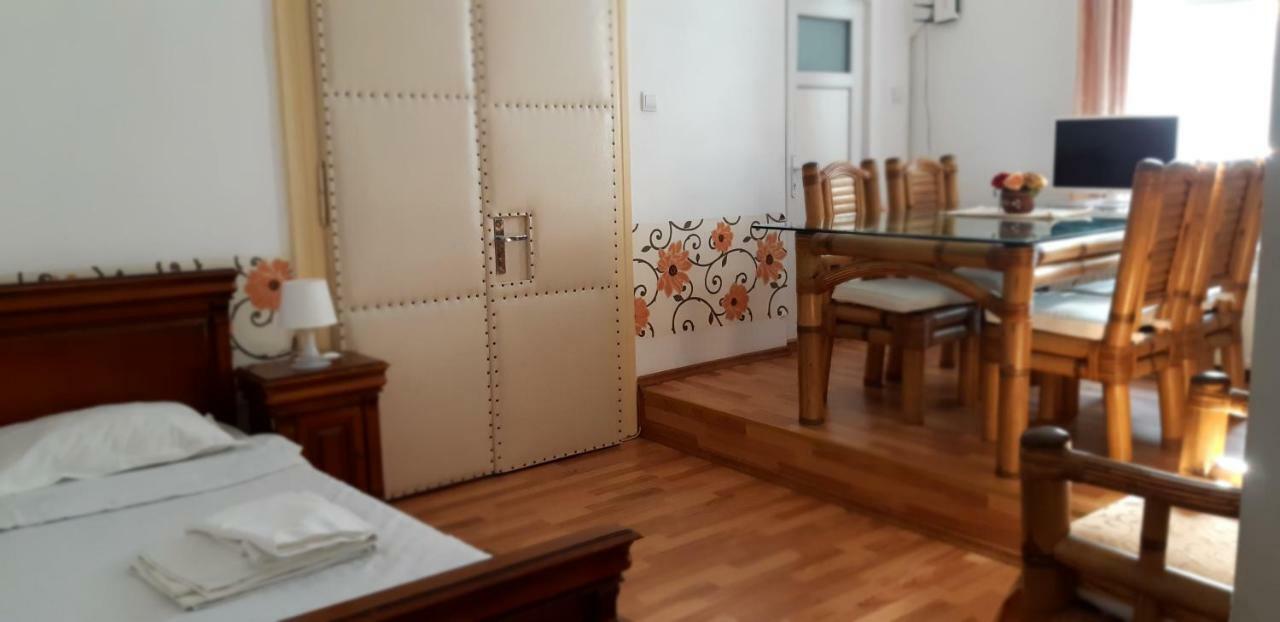 Apartamento Casa Piata Sfatului Braşov Exterior foto